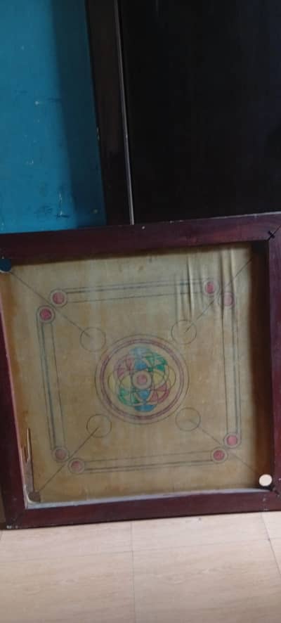 carrom board