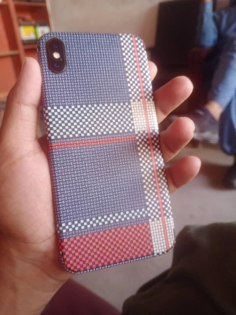 Apple iPhone XS Max 2