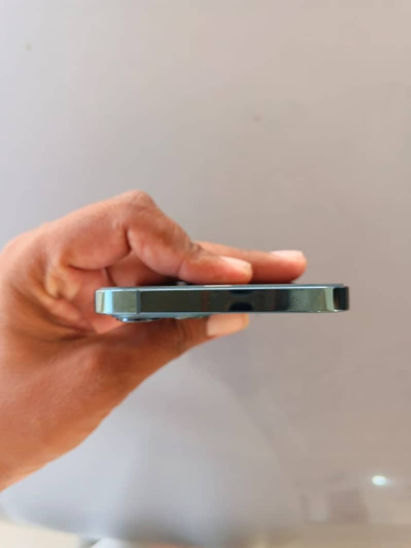 Apple iPhone 12 Pro Max 3