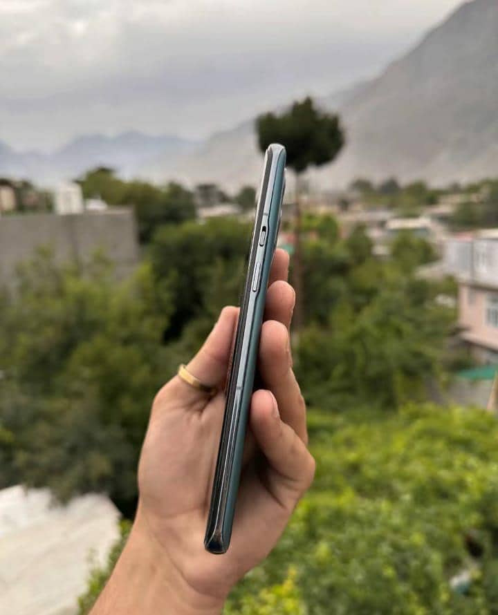One Plus 9 Pro 4