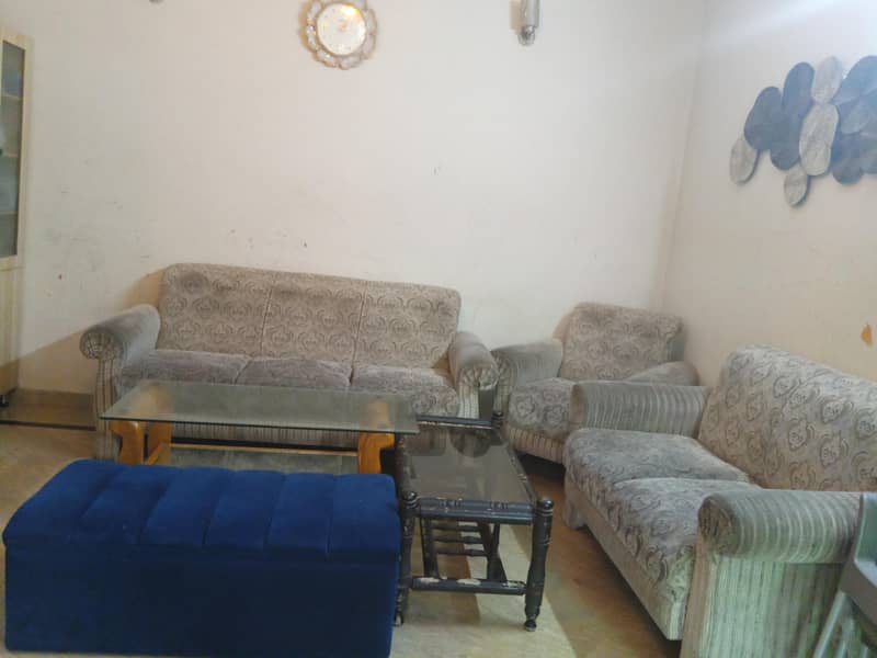 3,2,1 sofa set with table 0