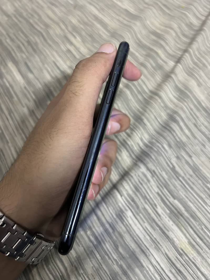 Apple iPhone 11 Pro Max 1