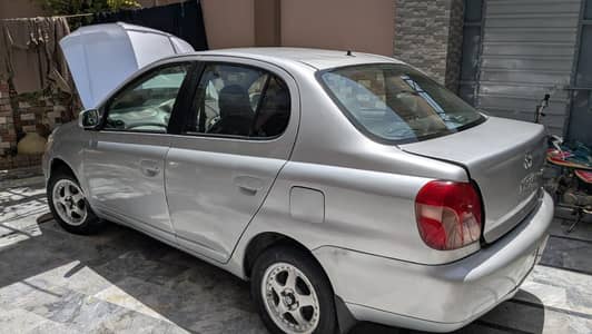 Toyota Platz 2002