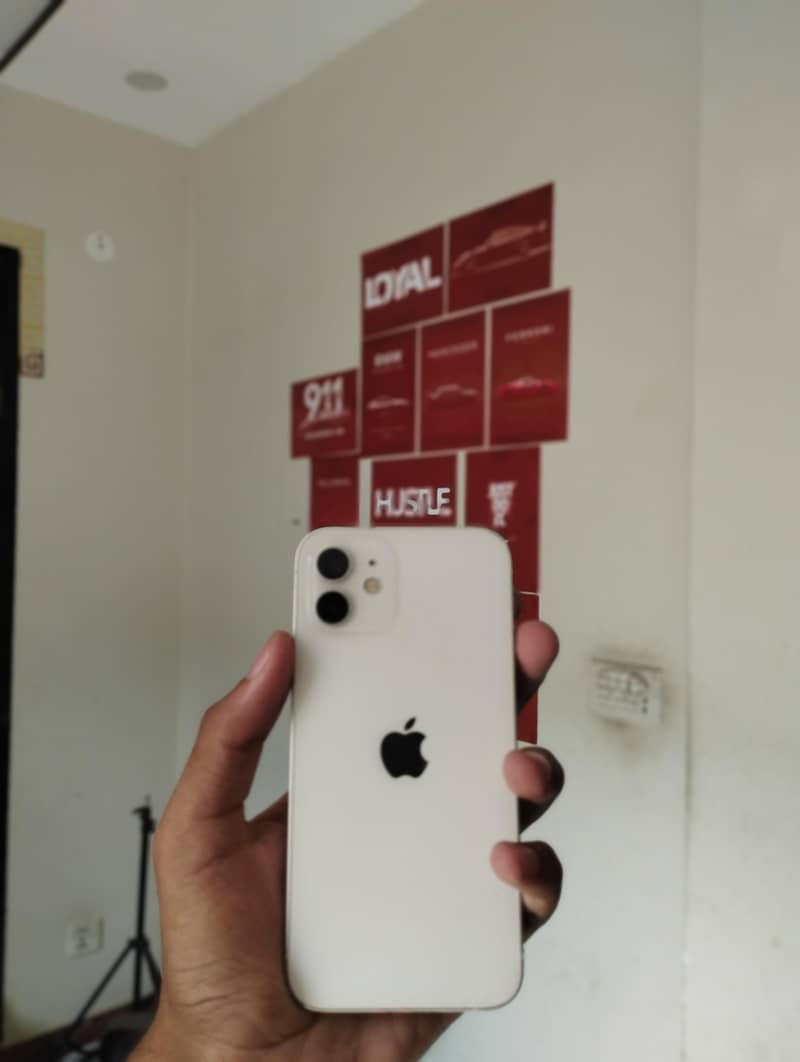 Apple iPhone 12 3