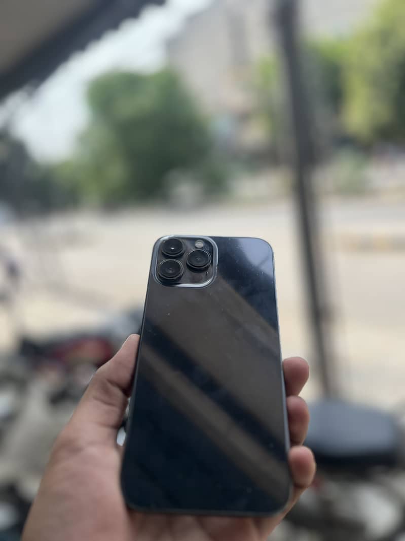 Apple iPhone 13 Pro Max 2