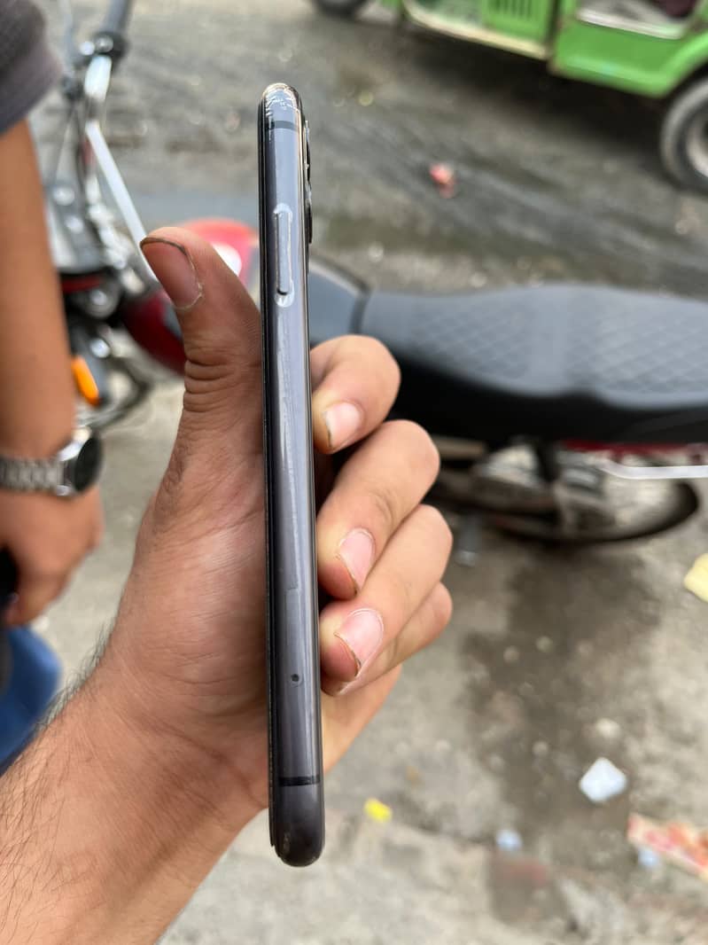 Apple iPhone 11 1
