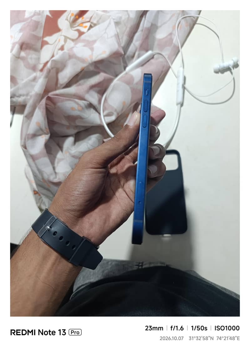 Apple iPhone 12 1