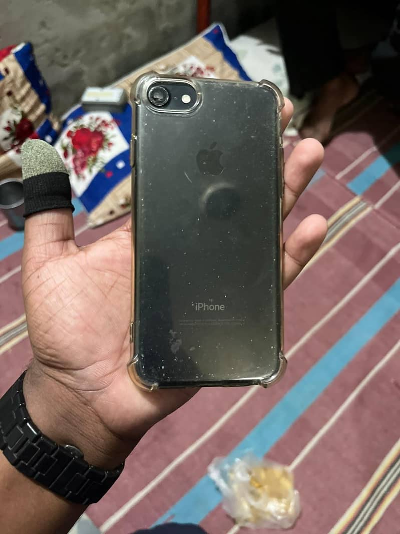 Apple iPhone 7 4