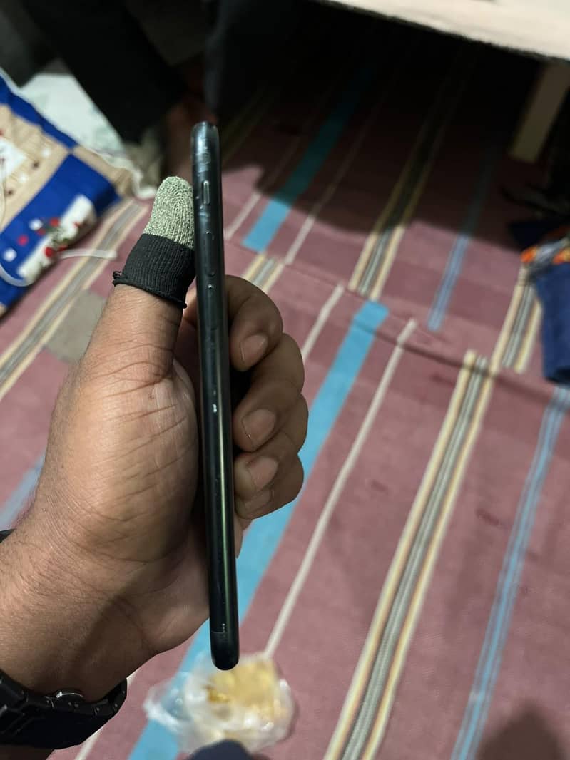 Apple iPhone 7 11