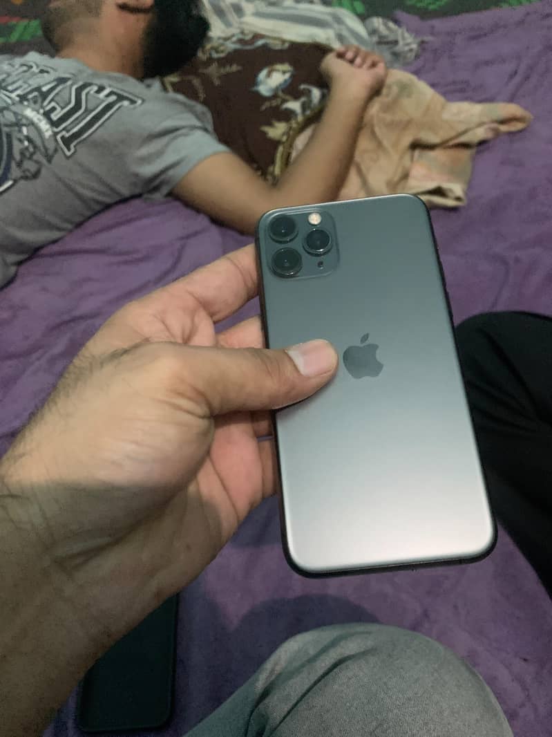 Apple iPhone 11 Pro 1