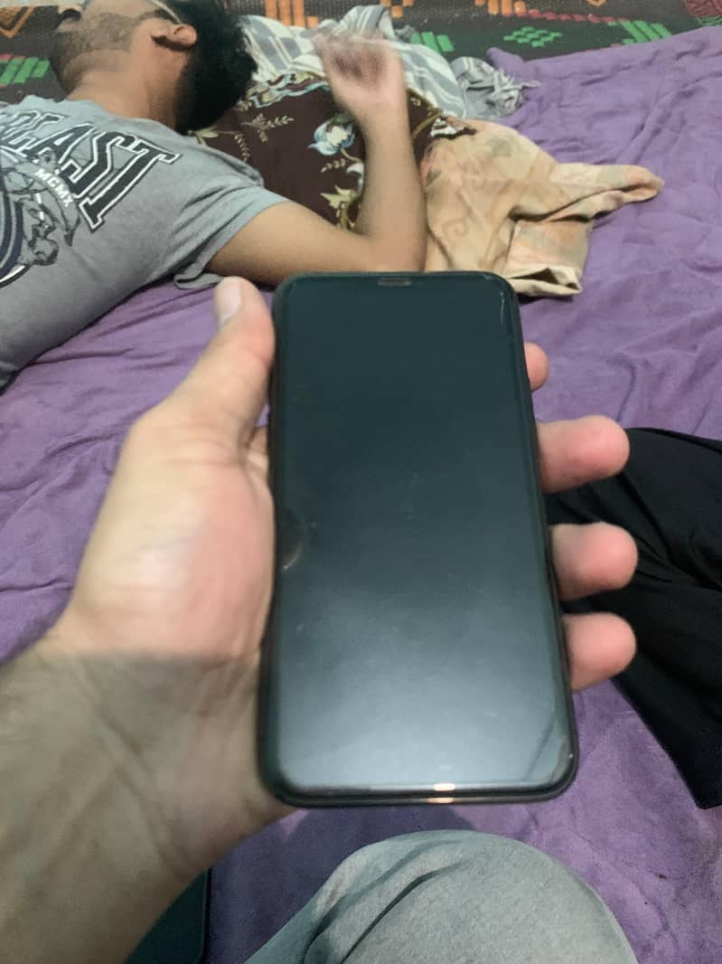 Apple iPhone 11 Pro 7