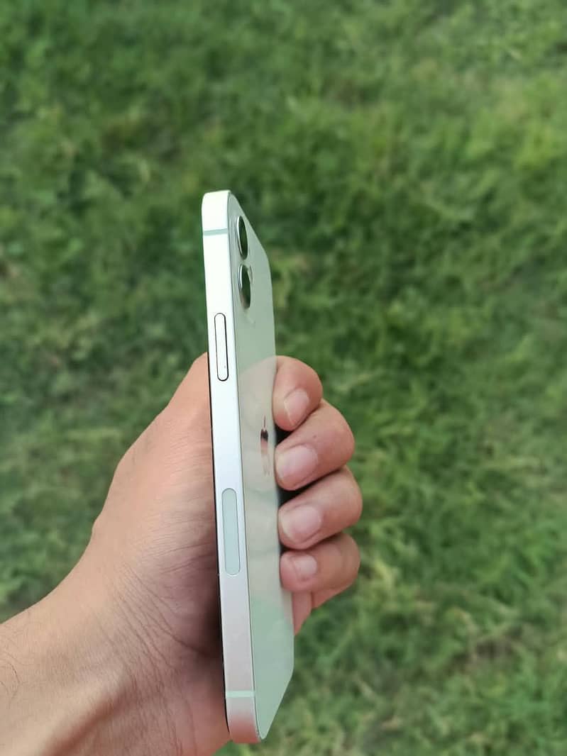 Apple iPhone 12 5