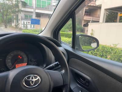 Toyota Vitz 2014
