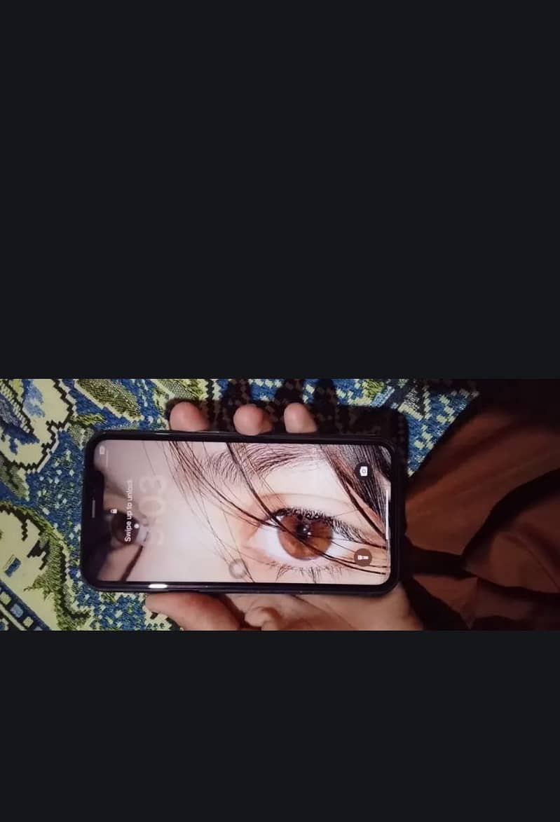 Apple iPhone XR 7
