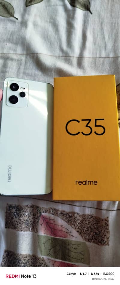 Realme C35