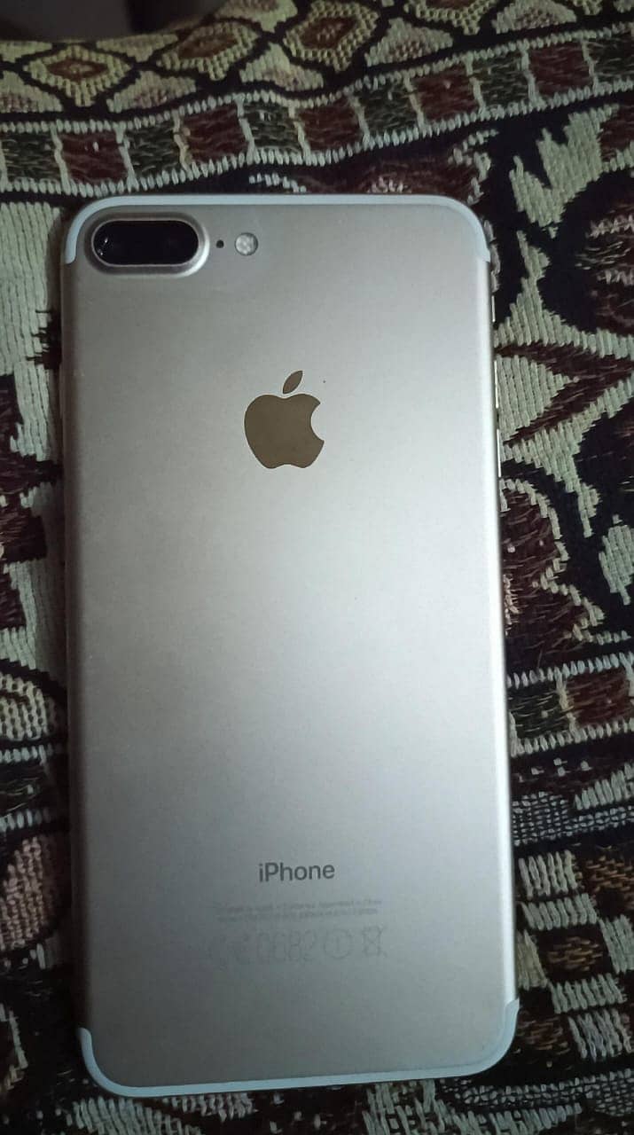 Apple iPhone 7 Plus 3