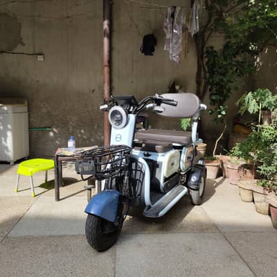 Opai Sweet - 3 wheeler electric scooty