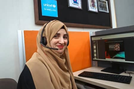 Female Call Operator