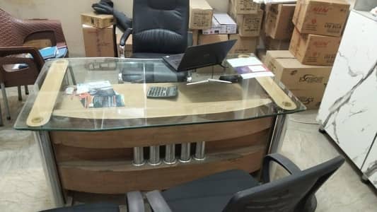 office table good condition