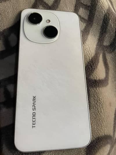 Tecno Spark Go 1 4+4+4 ram 128 room