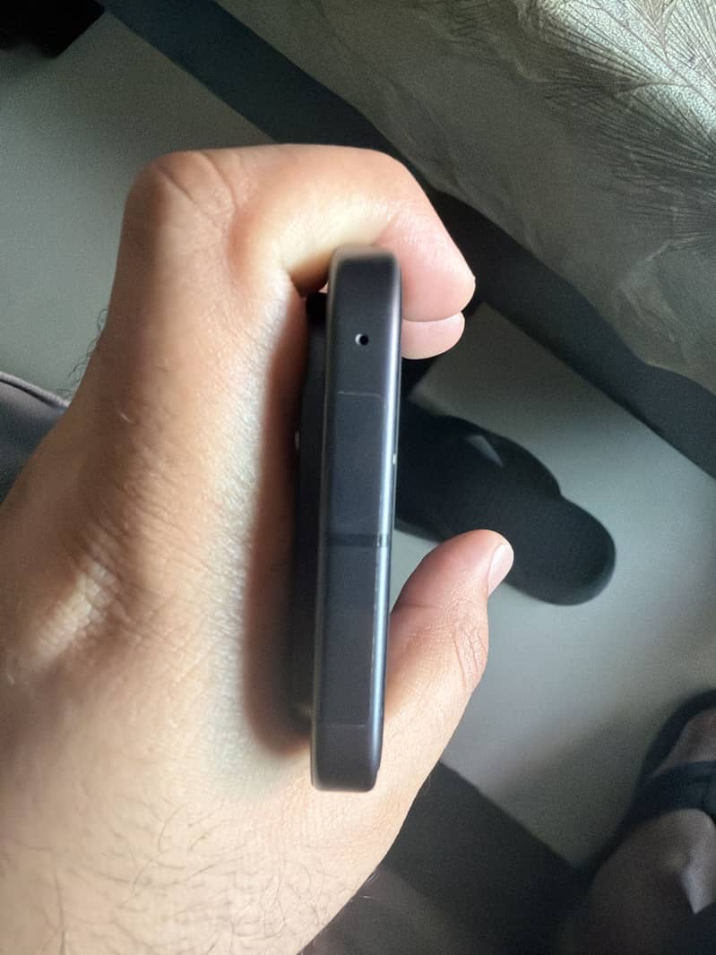 Google Pixel 9 5