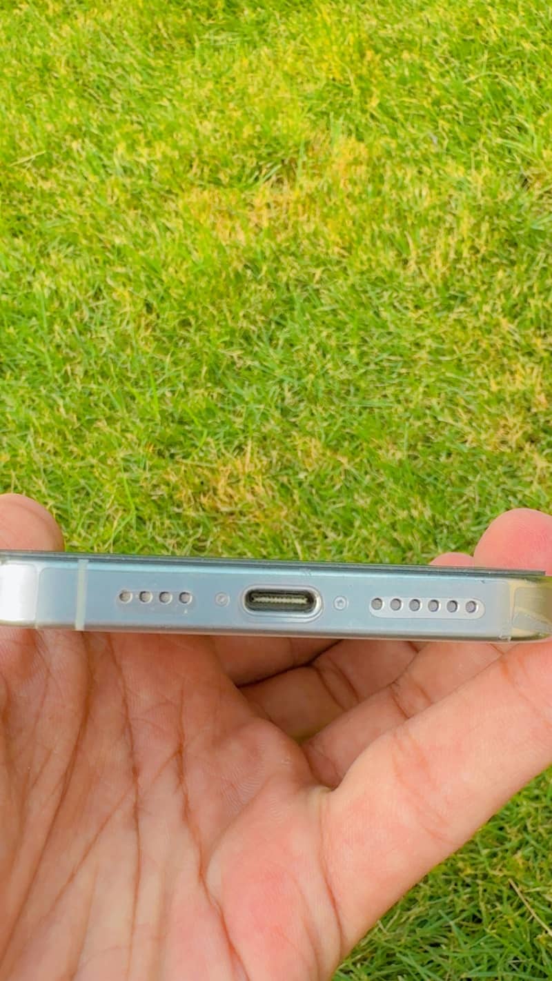 Apple iPhone 15 Pro Max 5
