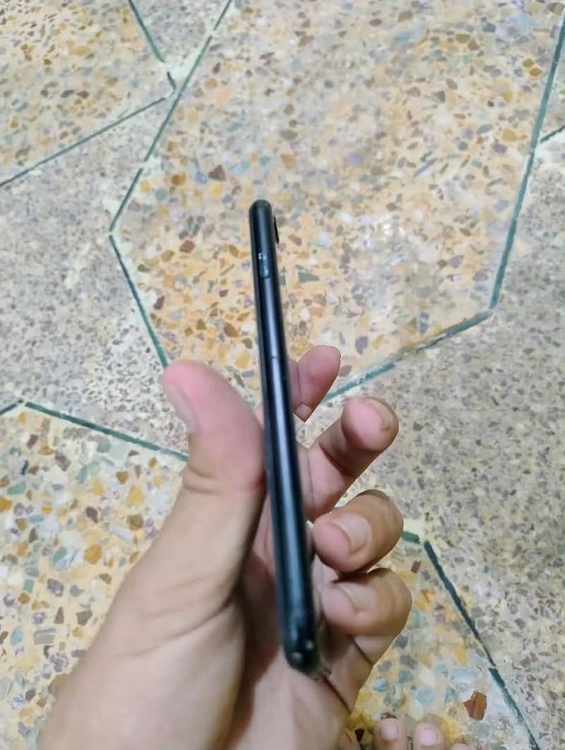 Apple iPhone SE 2 generation 3