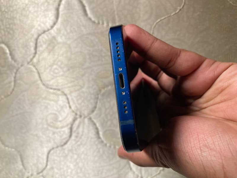Apple iPhone 12 1