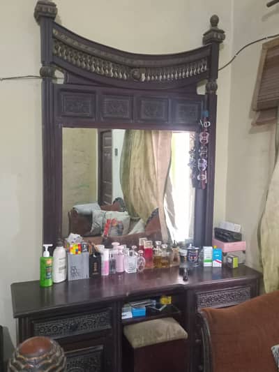 Chiniot Wood Bed Set & Dressing