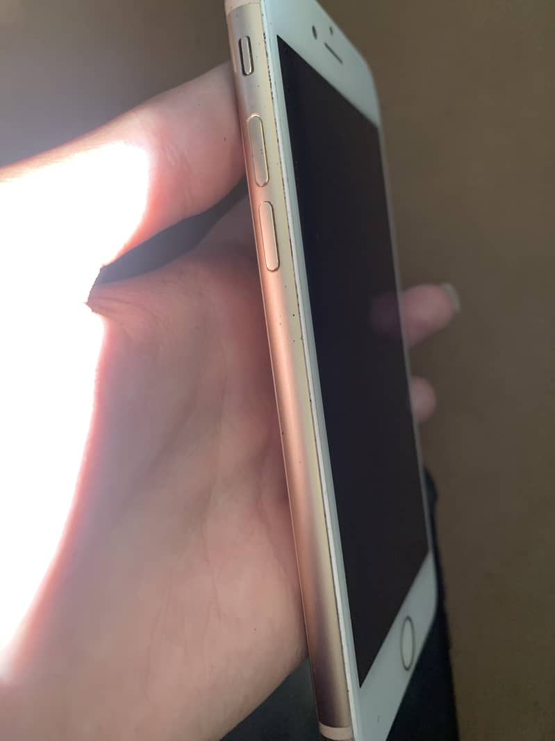 Apple iPhone 8 3