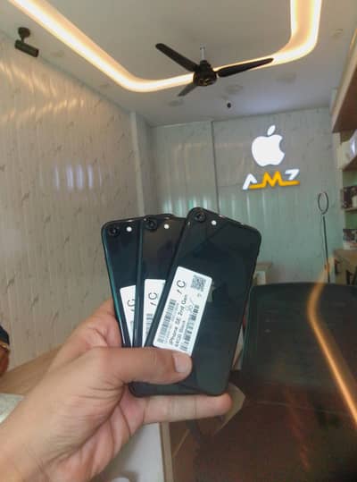 Apple iPhone SE