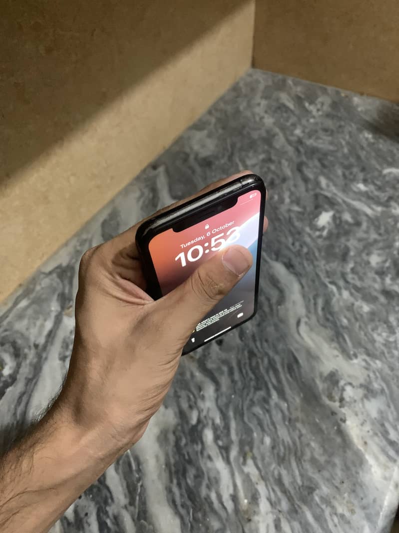 Apple iPhone XS 1