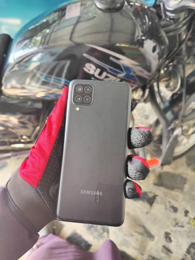Samsung Mobile M12 4.128 gb best device