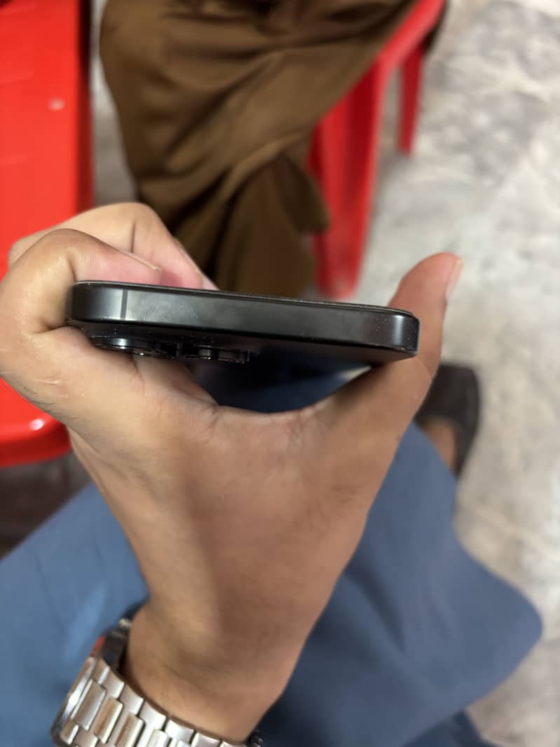 Apple iPhone 16 Pro Max 5