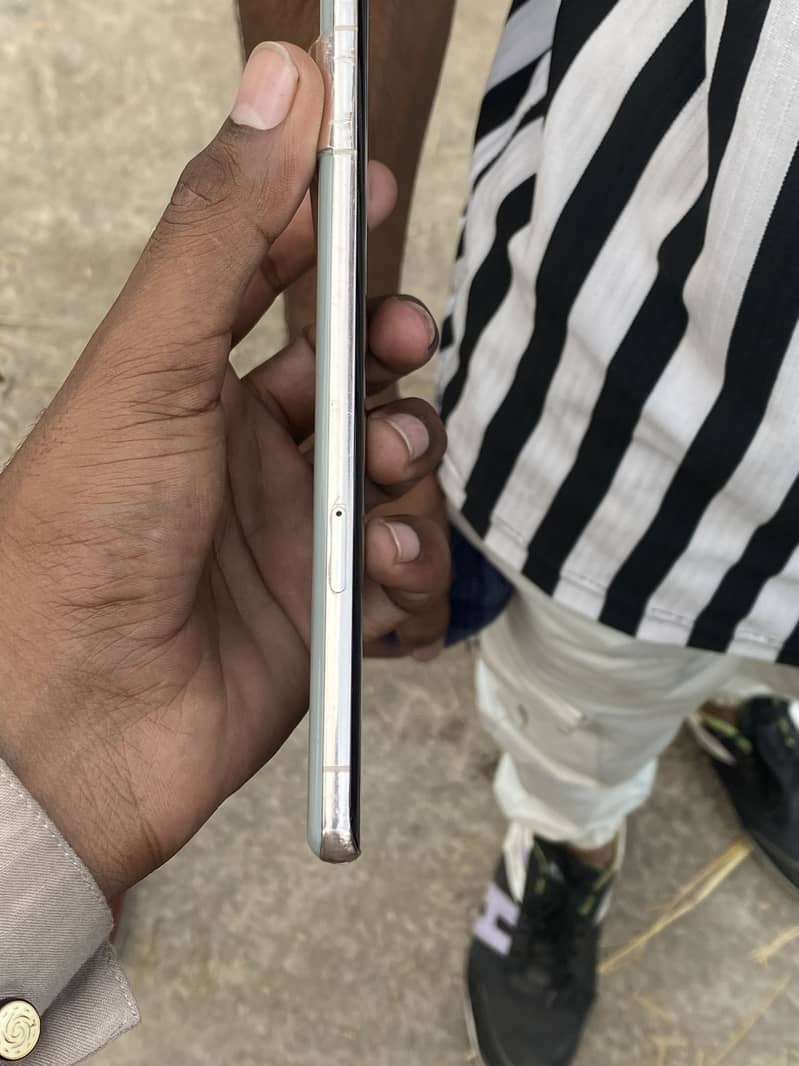 Google Pixel 7 Pro 4