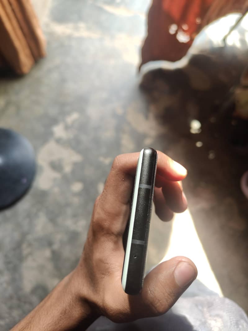 Google Pixel 6a 3