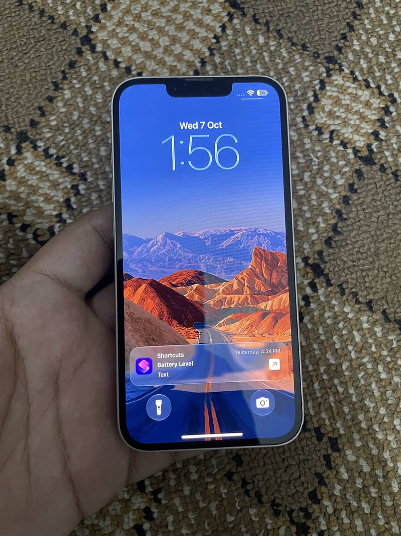 iPhone 13 0