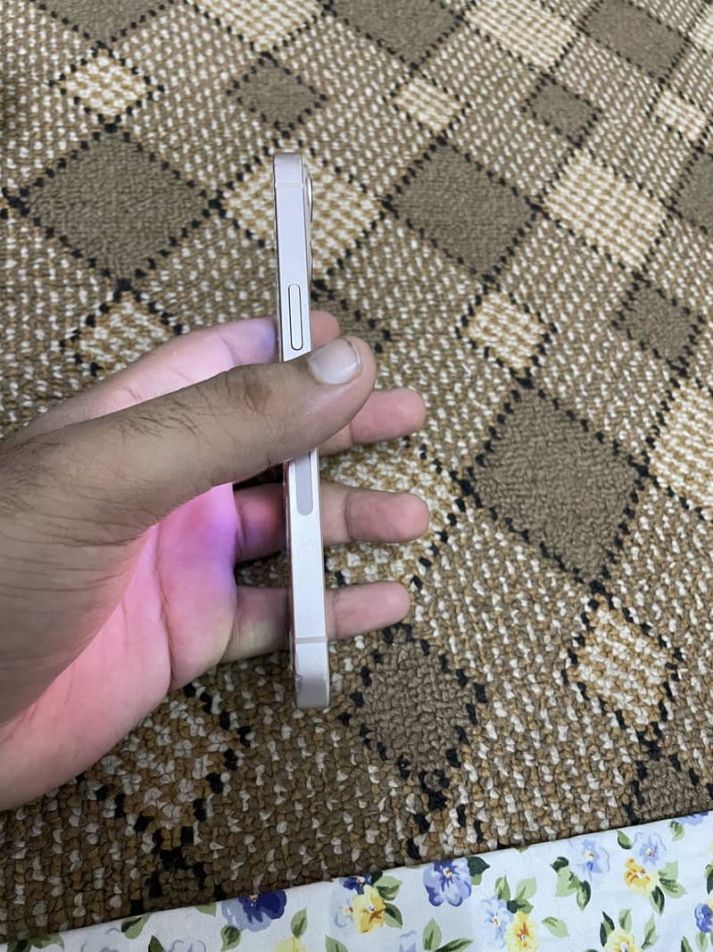 iPhone 13 5