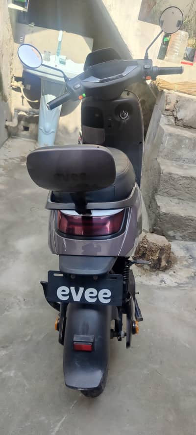 evee 1 Saal 7 month warranty
