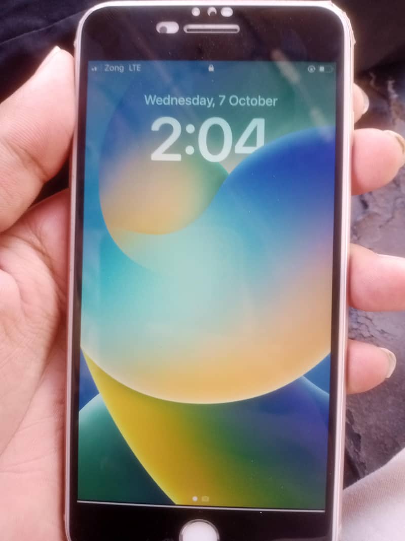 Apple iPhone 8 Plus 1