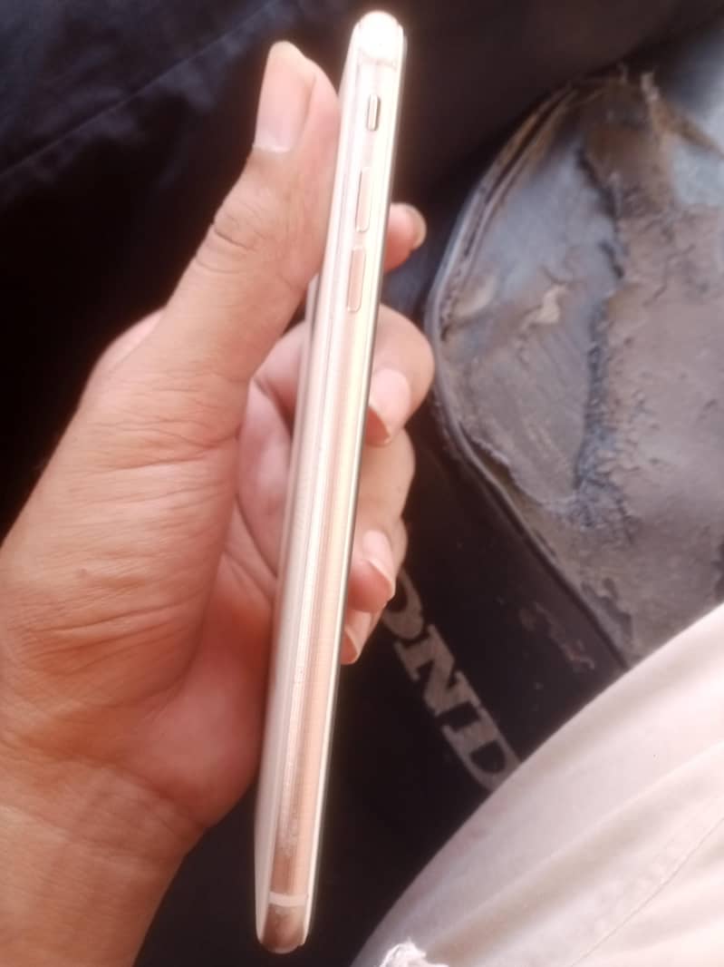 Apple iPhone 8 Plus 2