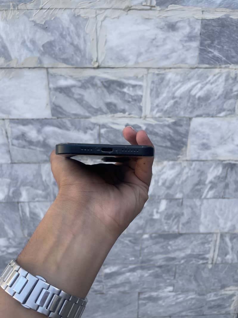 Apple iPhone 15 plus 2