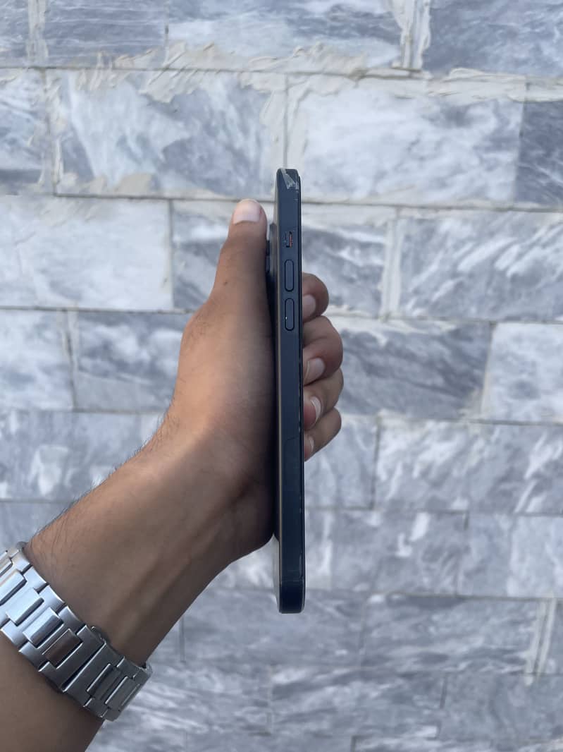Apple iPhone 15 plus 3
