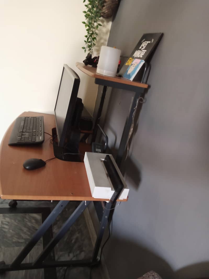 Computer Table for sale 3