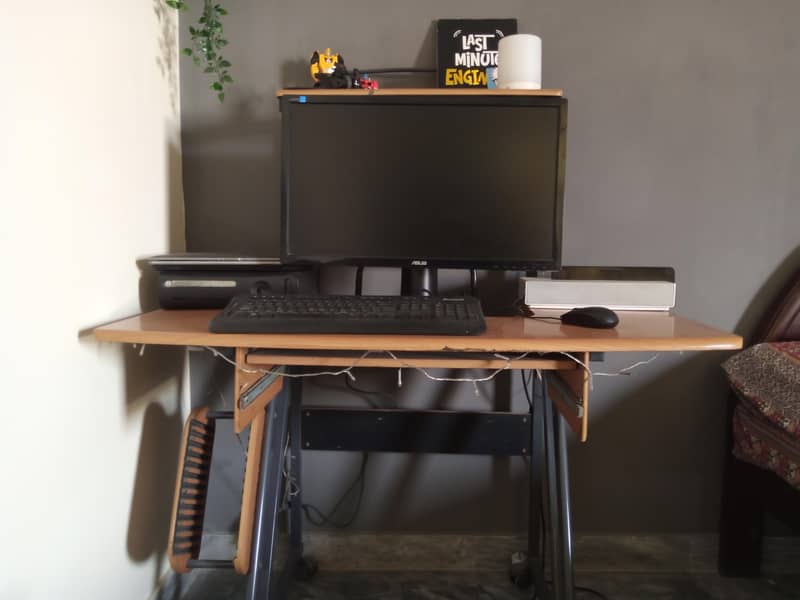 Computer Table for sale 4