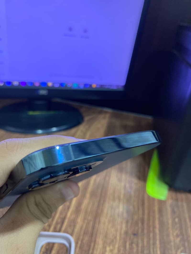 Apple iPhone 12 Pro Max 3
