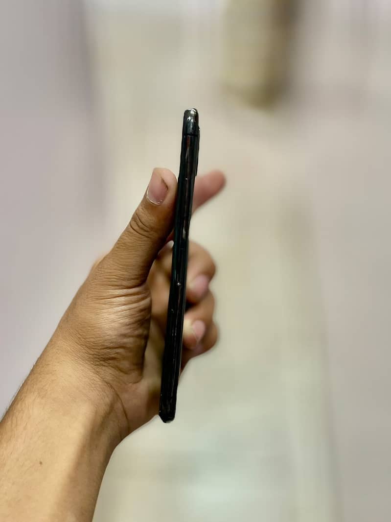 Apple iPhone X 3