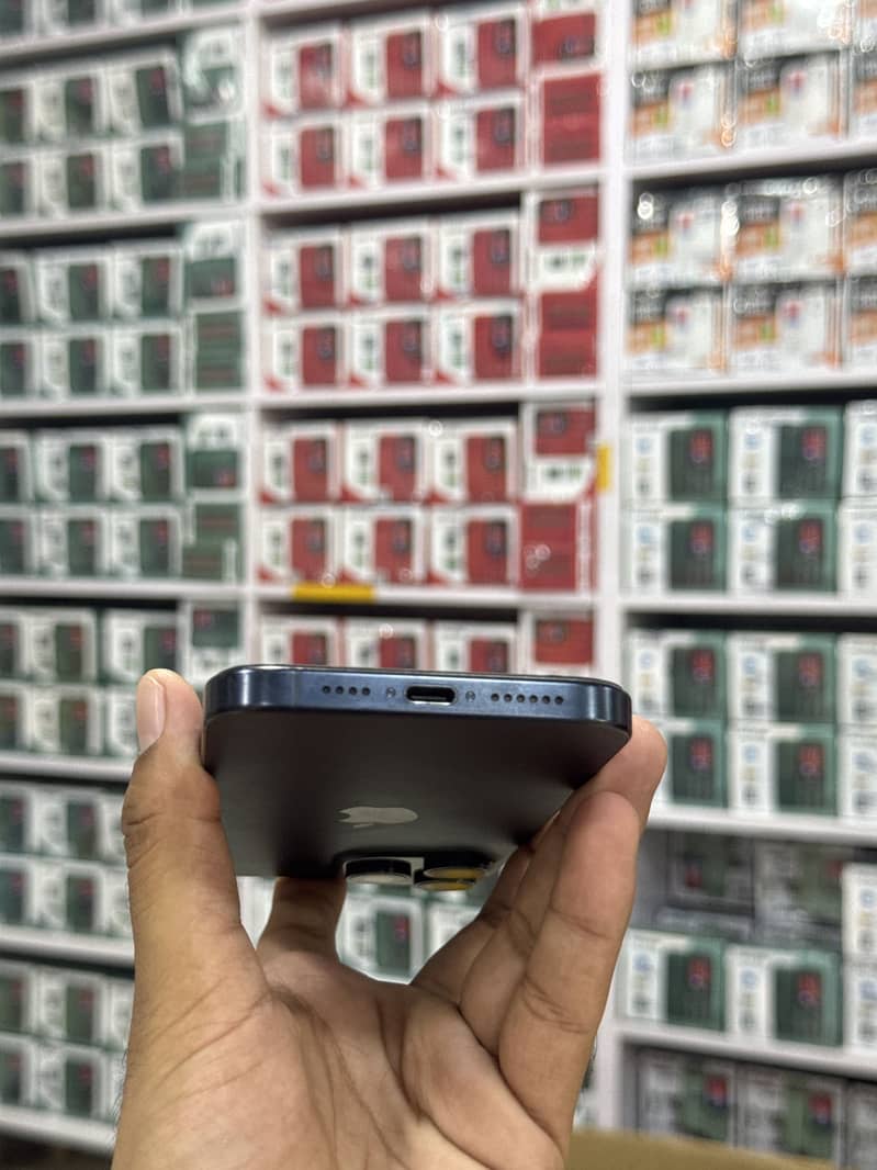 Apple iPhone 15 pro max 2