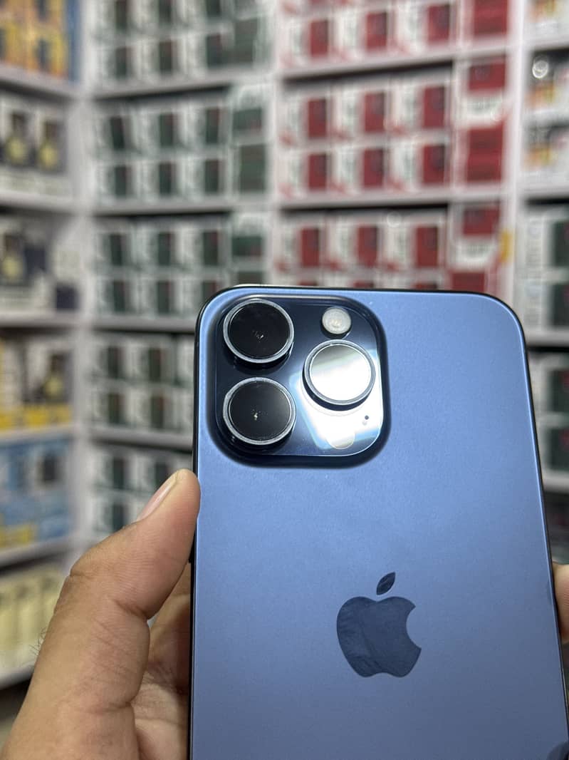 Apple iPhone 15 pro max 4