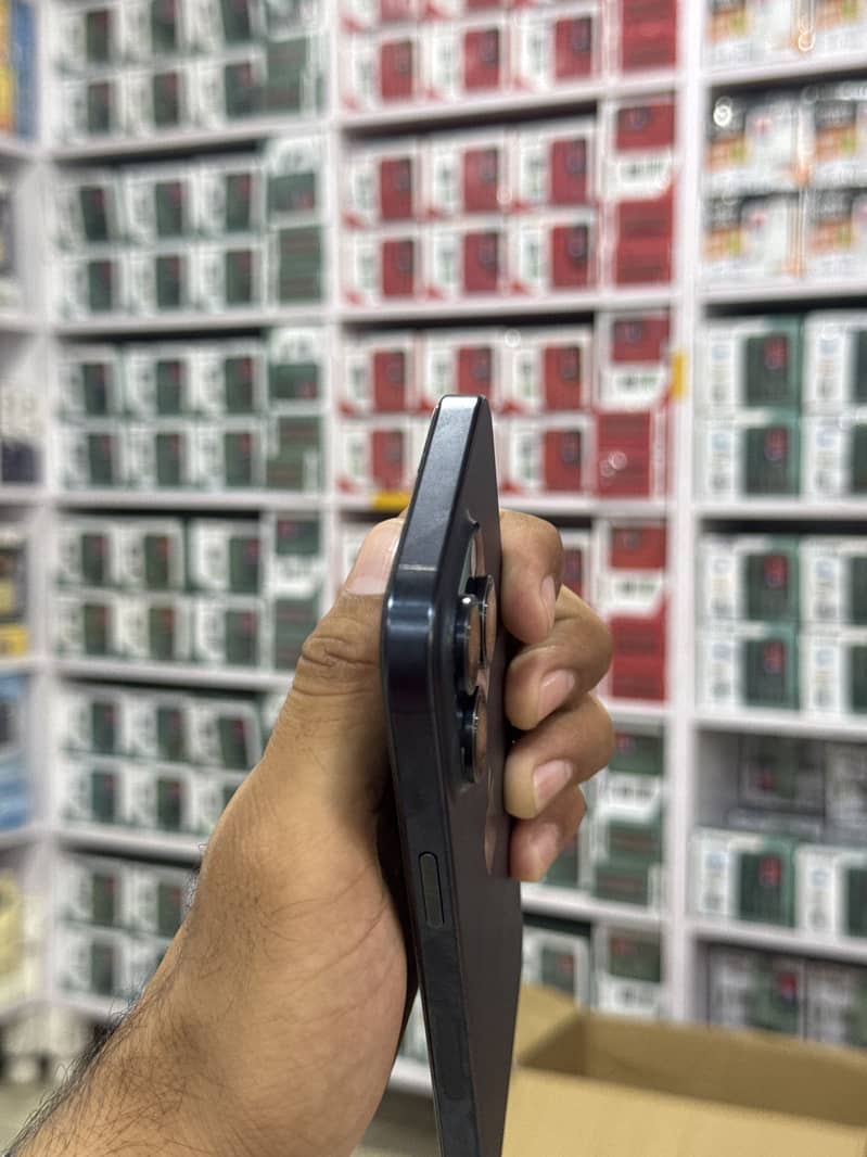 Apple iPhone 15 pro max 5